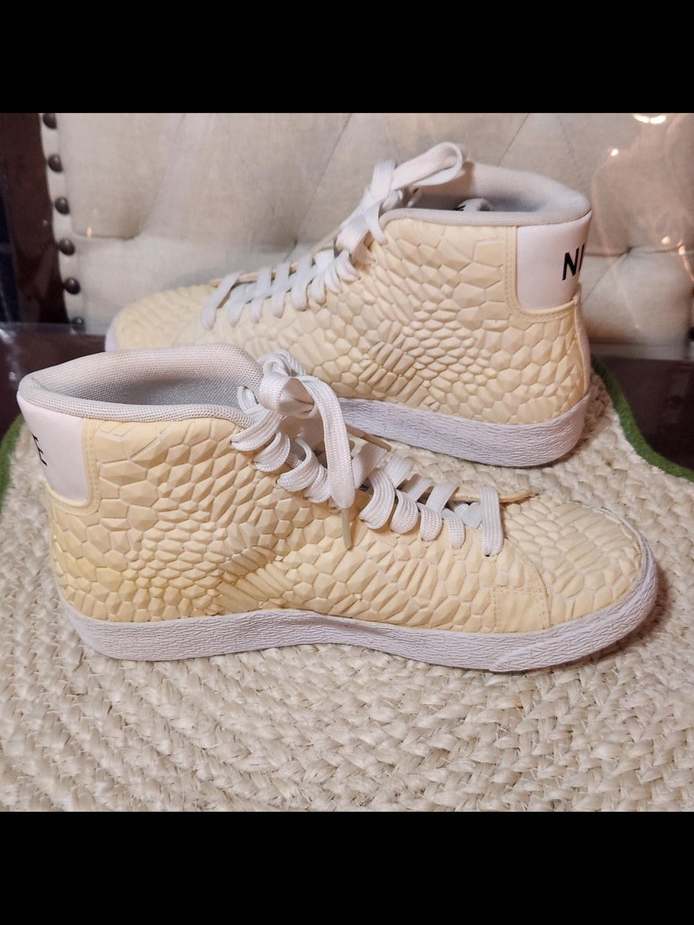 Nike Cream Textured High-Top Sneakers with White Accents.. Sz 5.5 - Picture 3 of 6